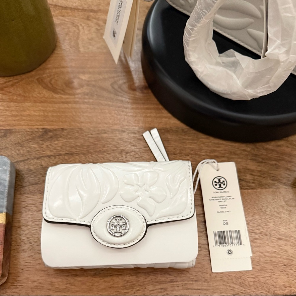 Tory Burch Robinson Embossed Flap Wallet and Bag - Picture 3 of 6